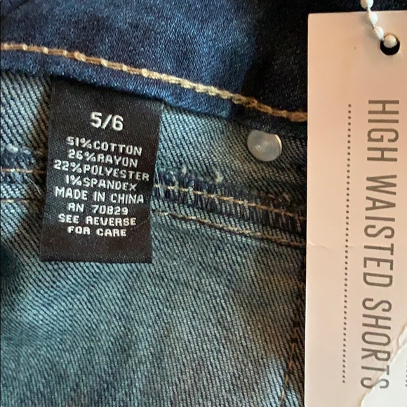 RUE 21 high waisted shorts blue denim size 5/6 NWT - Picture 7 of 7